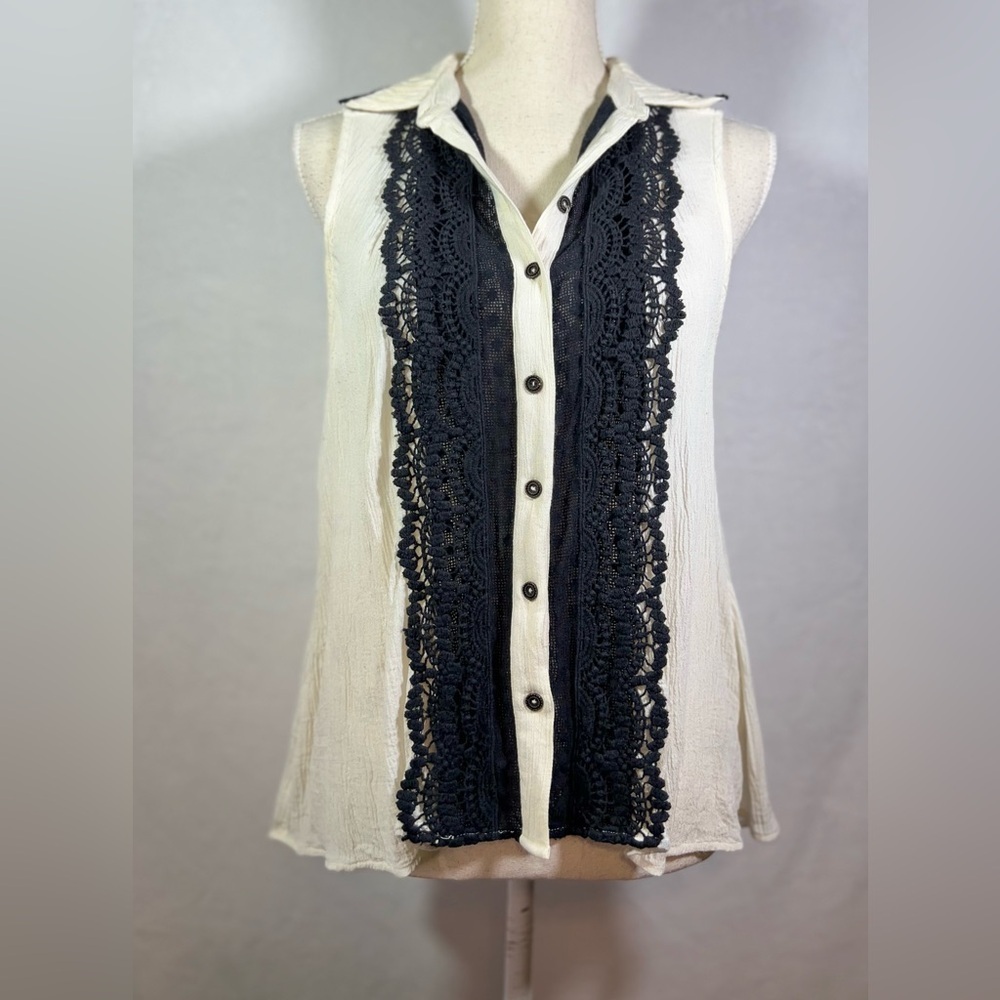 Free People XS Off White Crinkle Lace Button Down Boho Romantic Shirt Top - Picture 4 of 8